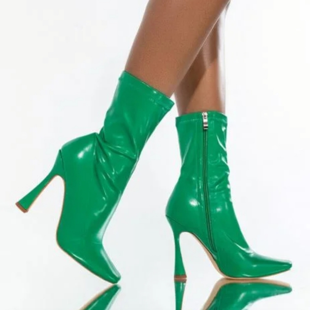 8.5 - AZALEA WANG SQUARE UP STILETTO BOOTIE IN GREEN